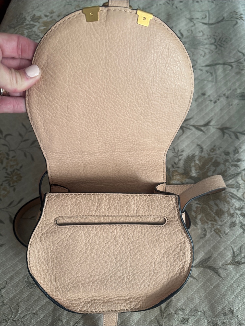 Chloé Small Marcie Crossbody in Nude Pebbled Leather - Picture 5 of 7